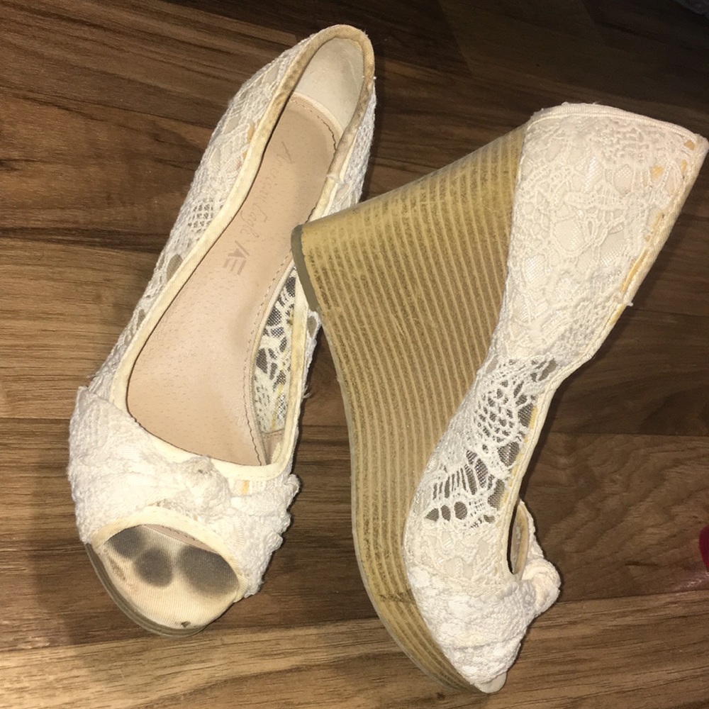 White wedges